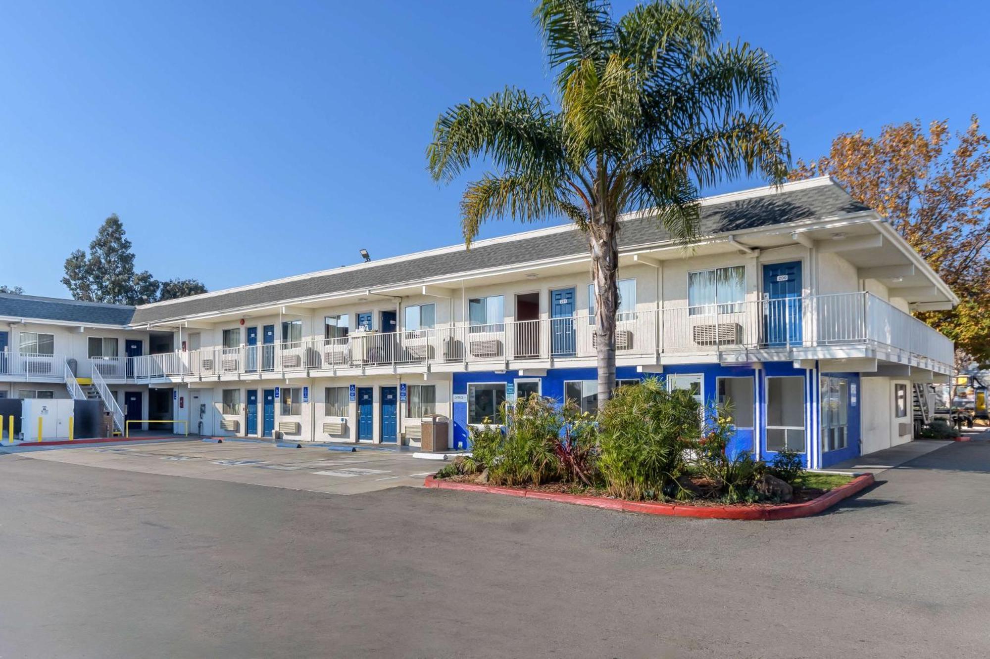 Motel 6 Hayward, CA- East Bay Exterior foto